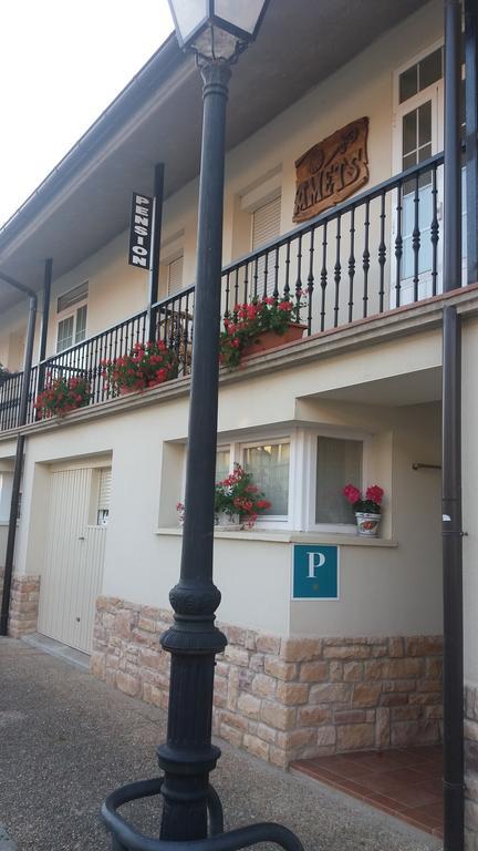 Hotel Pensión Amets Zubiri Exterior foto